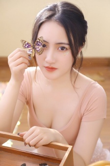 年轻的女老师在线